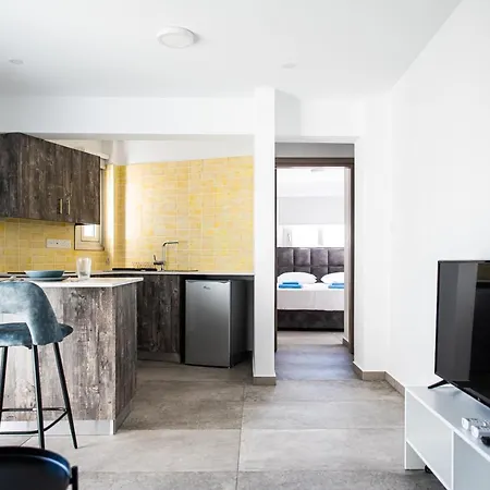 Gisele Apartment